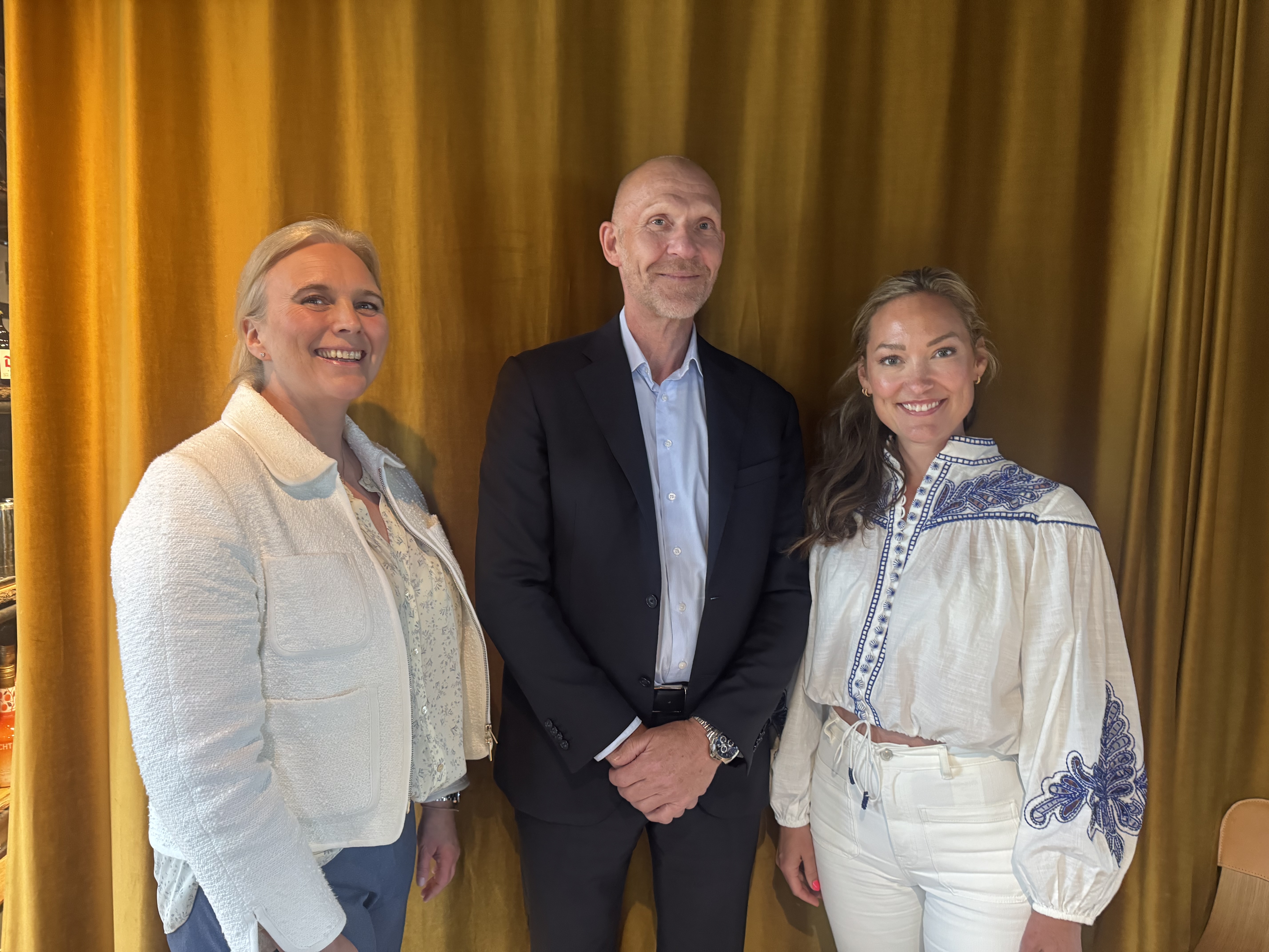 Kristin Folge (L.A. Lund), Roar Børrestad (Røde Kors Førstehjelp) Metha Leonhardsen (L.A. Lund))